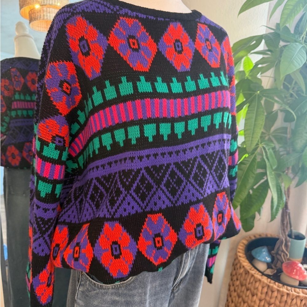 Jordache Multicolor Geometric Sweater Retro - Picture 5 of 13